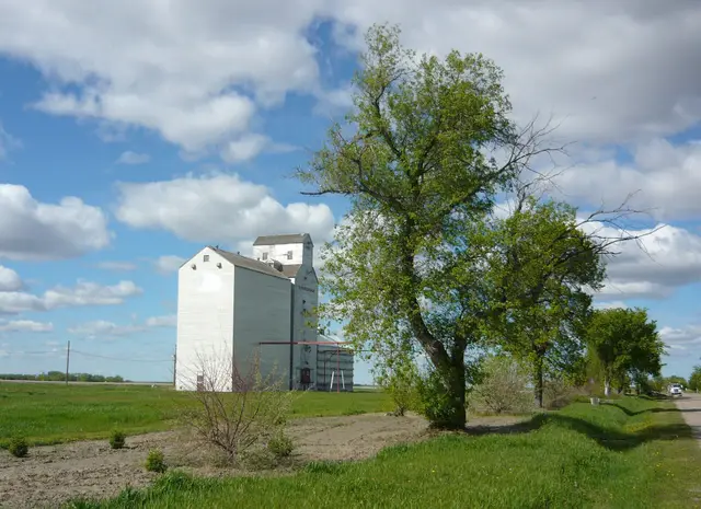 Grain elevator at Harris